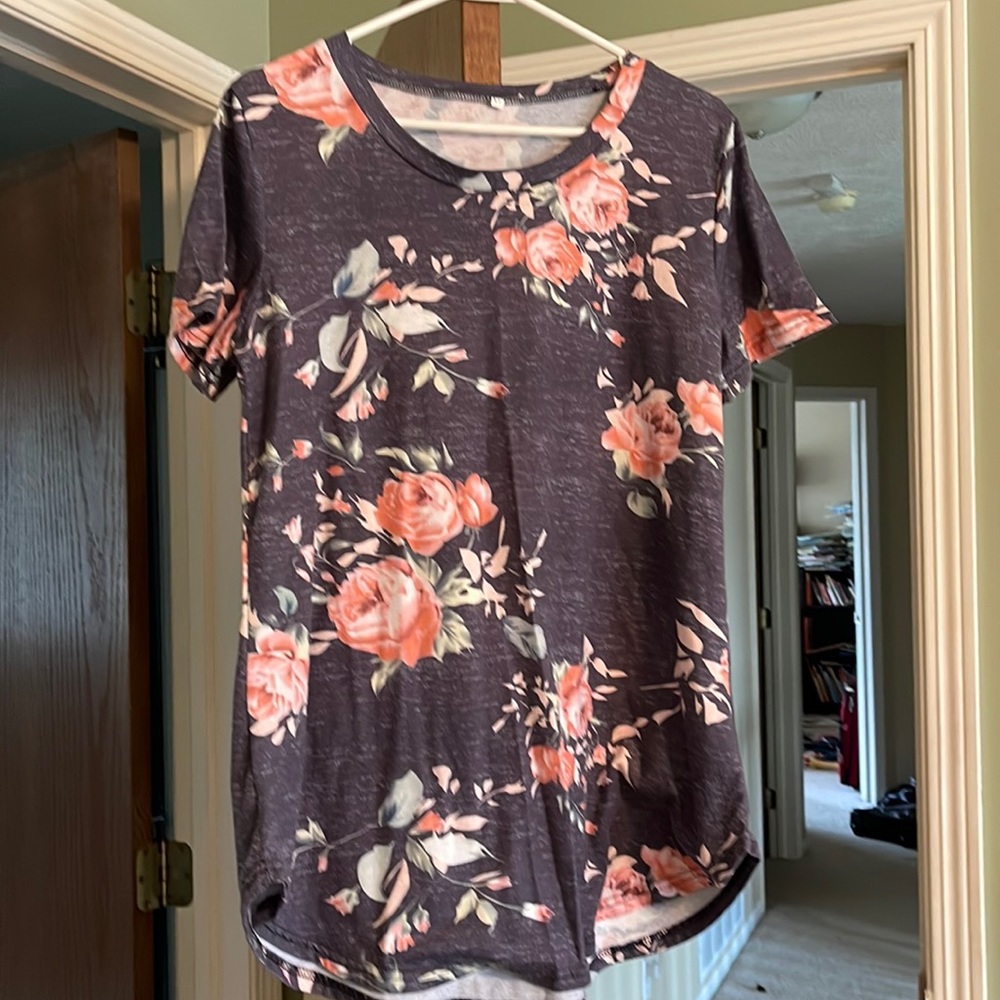 Heather blue floral tee